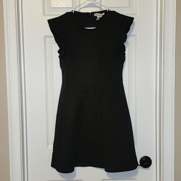 BCBGeneration Dresses & Skirts - BCBGENERATION Black Mini Dress With Ruffle Sleeves and A-line Skirt, Size 6